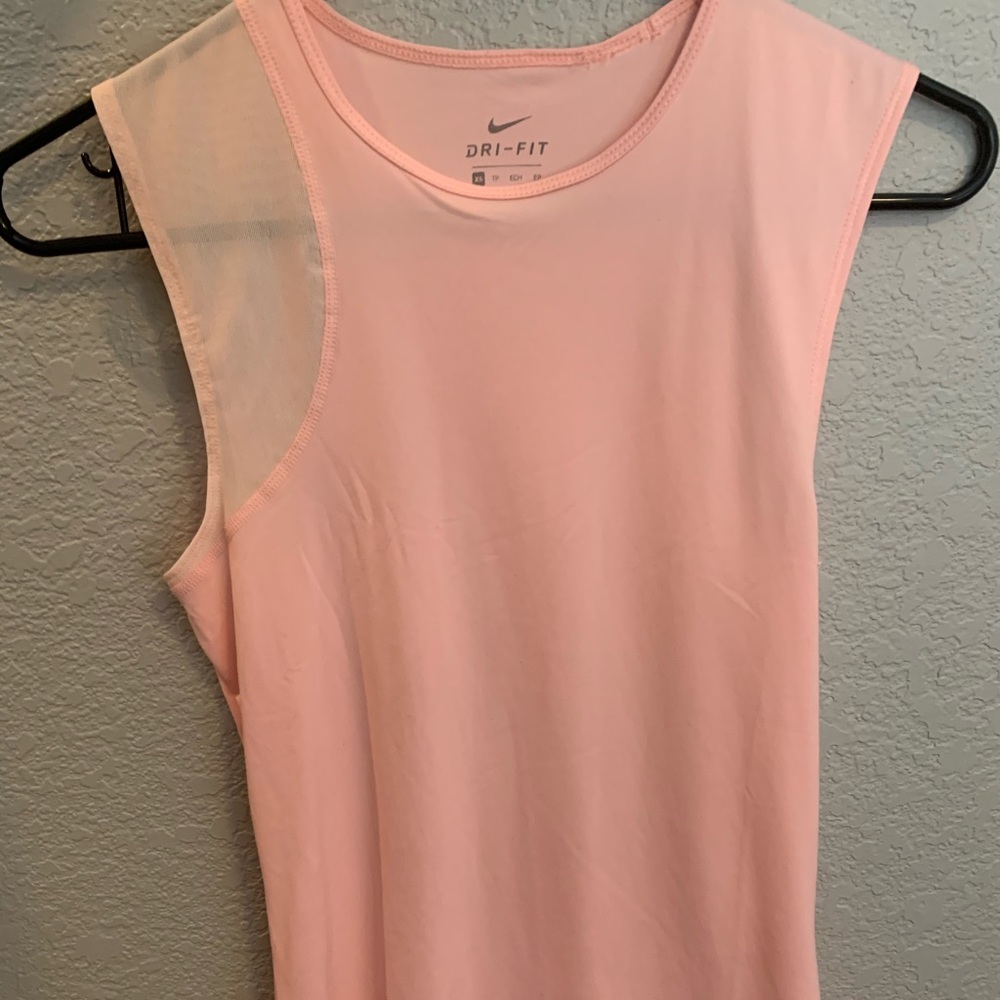 NIKE WORKOUT TOP